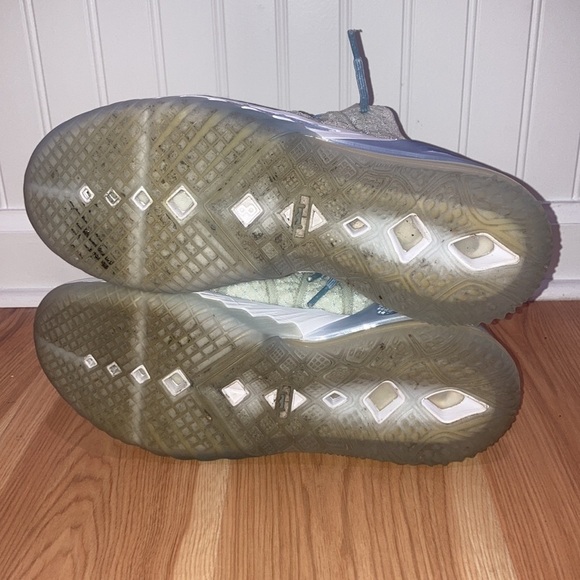 MEN'S Nike LeBron 18 Play for the Future - Picture 5 of 5